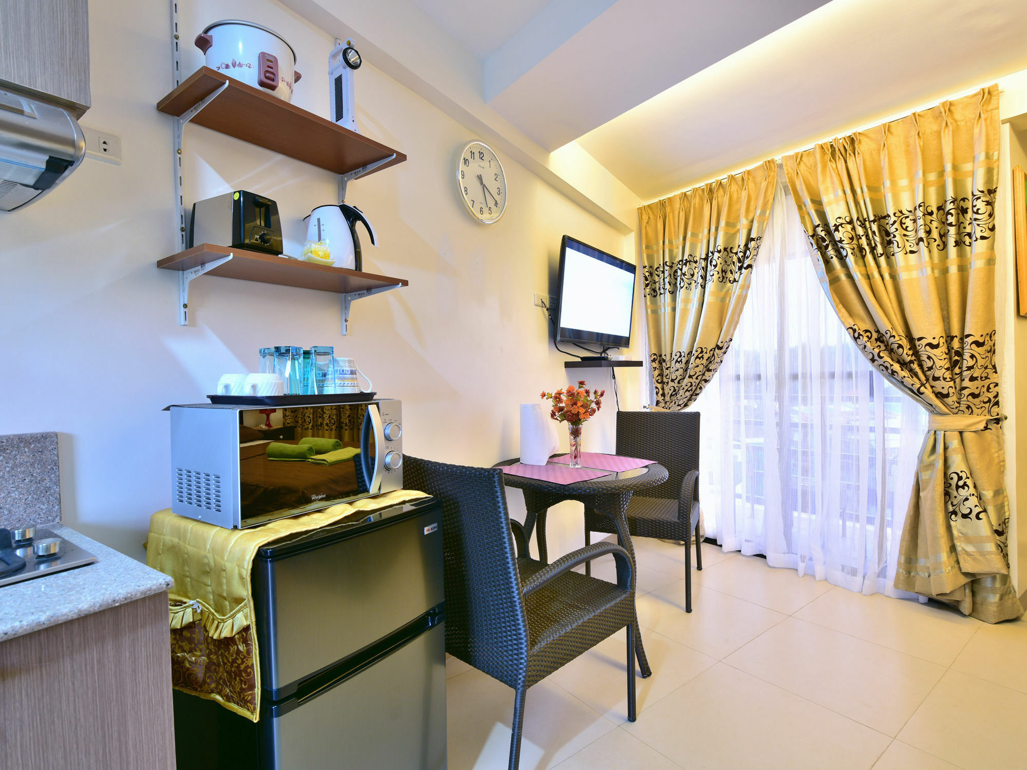 Anahaw Apartments Whitebeach Manoc-Manoc Zewnętrze zdjęcie